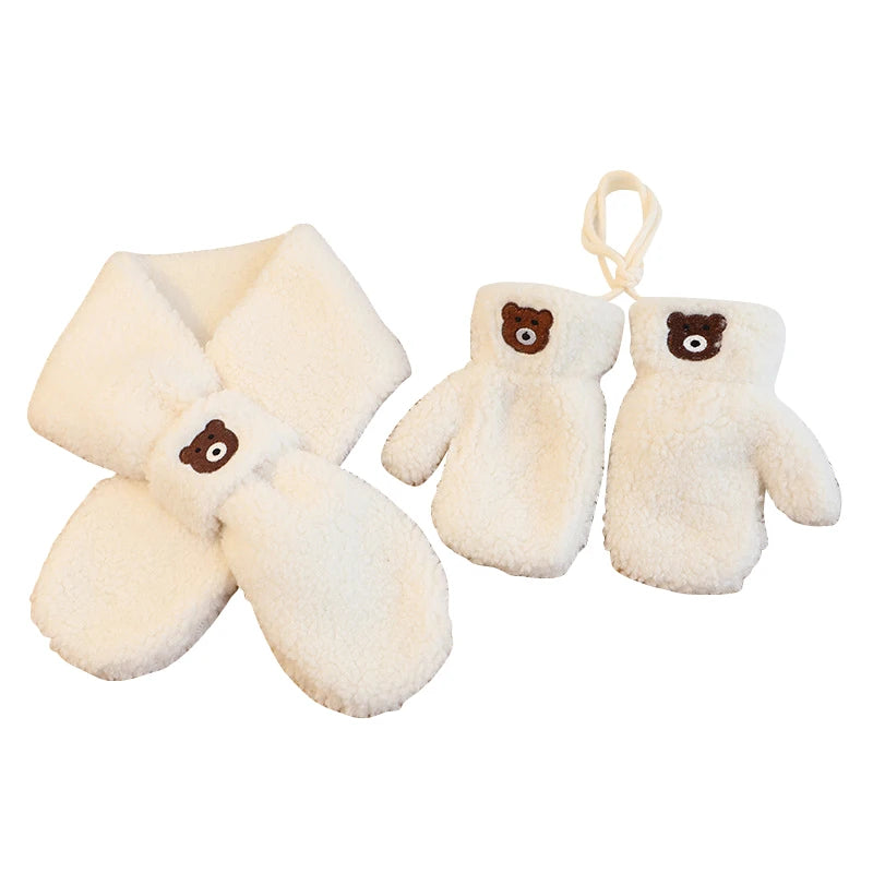 Bäriges Winterset für Babys: Kuschelschal & Handschuhe
